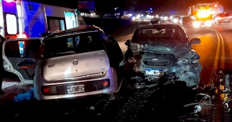 viajaban-de-mendoza-a-cordoba-en-el-fin-de-semana-largo-y-chocaron:-murieron-cuatro-y-una-mujer-perdio-un-embarazo