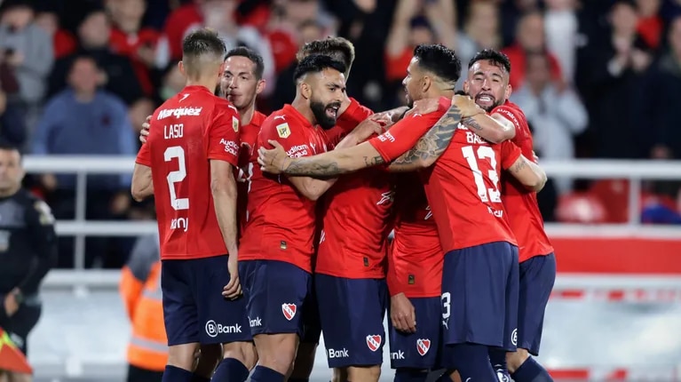 independiente-le-gano-3-0-a-barracas-central,-se-olvida-del-descenso-y-va-por-todo-en-la-copa-de-la-liga