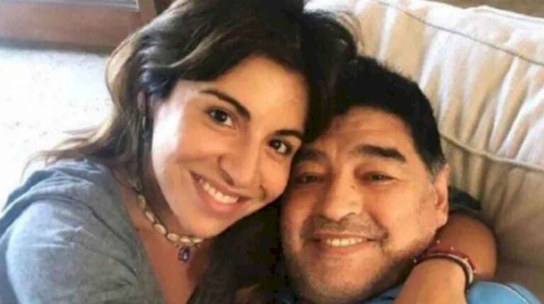 gianinna-maradona-se-angustio-al-recordar-como-fueron-los-ultimos-dias-de-su-papa-con-vida