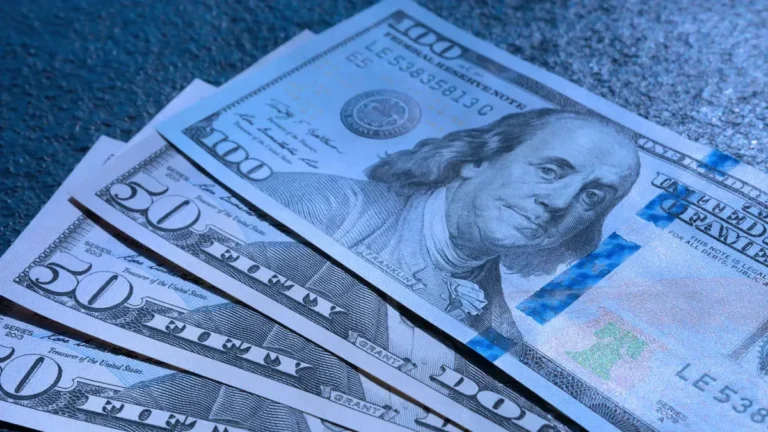 Dólar blue hoy minuto a minuto: a cuánto está este domingo 20 de abril