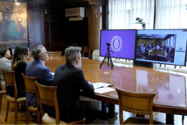 Mario Lugones realizó una reunión virtual con Robert F. Kennedy Jr: De qué hablaron