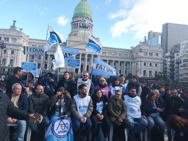 Universidades nacionales presentan un proyecto de ley para garantizar su funcionamiento