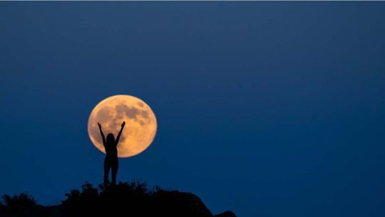 Cuándo es la Luna llena de junio 2025: a qué hora podrá verse en Argentina