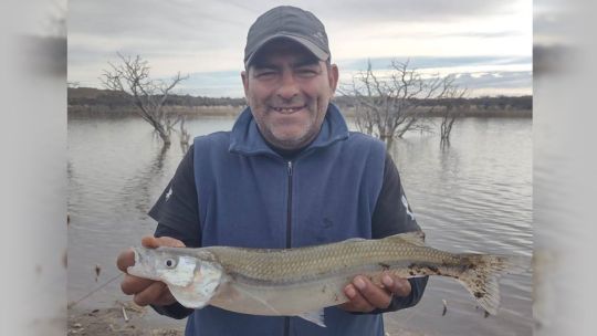 Entre fuertes heladas y crecidas, la pesca desafía al invierno