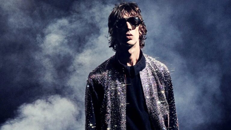 Richard Ashcroft confirmó la fecha de lanzamiento de su nuevo disco «Lovin You»