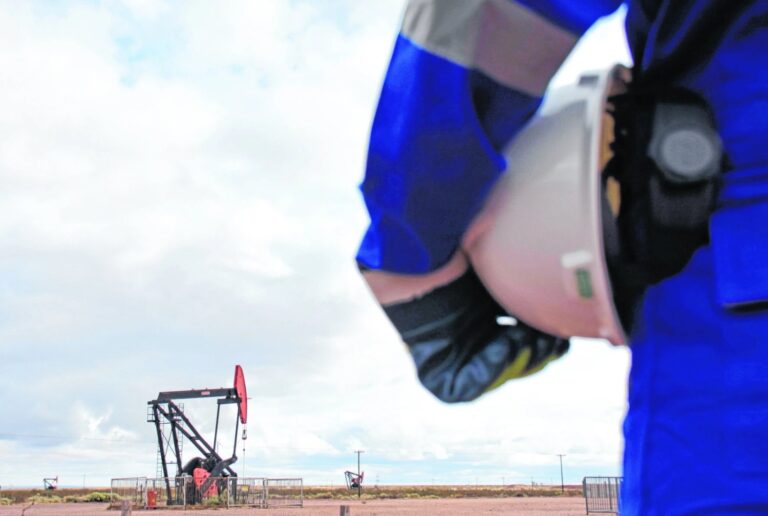 Jubilado muere trabajando para Vaca Muerta