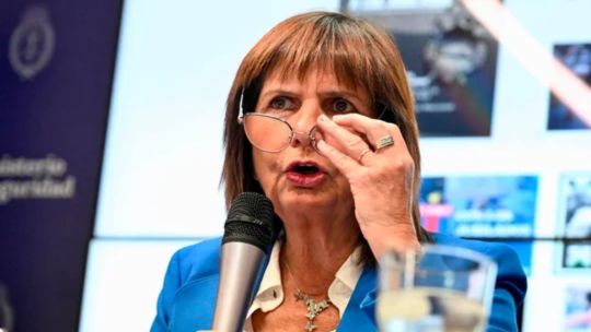 Patricia Bullrich cruzó a Axel Kicillof por el pase a disponibilidad de 24 policías bonaerenses: «Pura persecución política»
