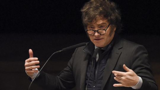 Nueva encuesta que sorprende a Milei: caída entre los votantes de Schiaretti y acompañamiento de los mayores de 60