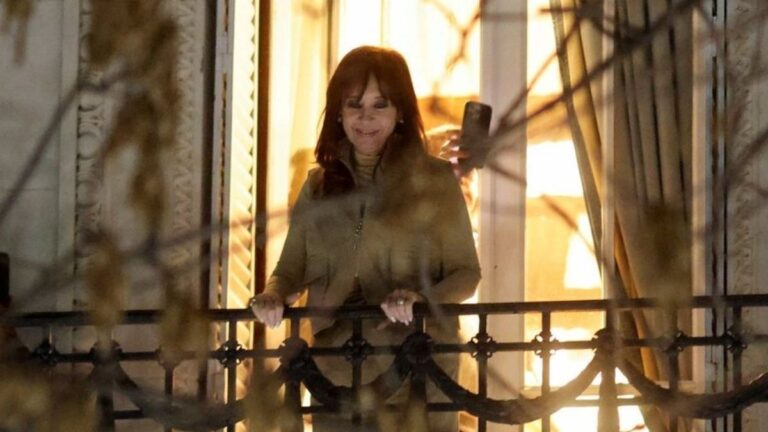 Cristina Kirchner dejó un mensaje en Moreno: «Atravesamos un intento de destrucción de lo argentino»