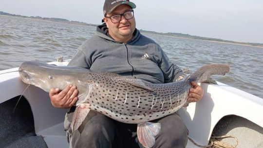 Empedrado atrae a los pescadores en búsqueda de los buenos surubíes