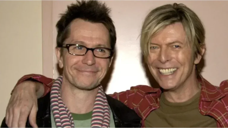 Gary Oldman recordó su amistad con David Bowie y aseguró que «el mundo se ha ido a la mierda» desde su muerte