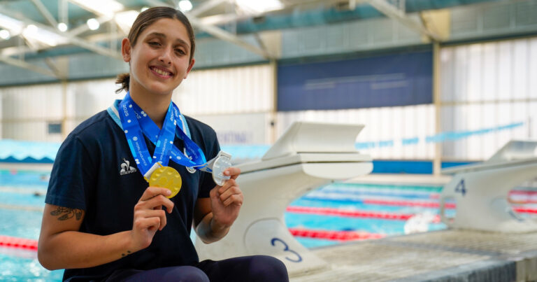 Los secretos de Agostina Hein, la campeona mundial juvenil de natación que entrena la presión: «Hay que disfrutar sufrir cuando te duele todo»