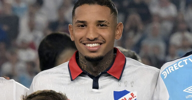 El homenaje de San Pablo para Juan Izquierdo