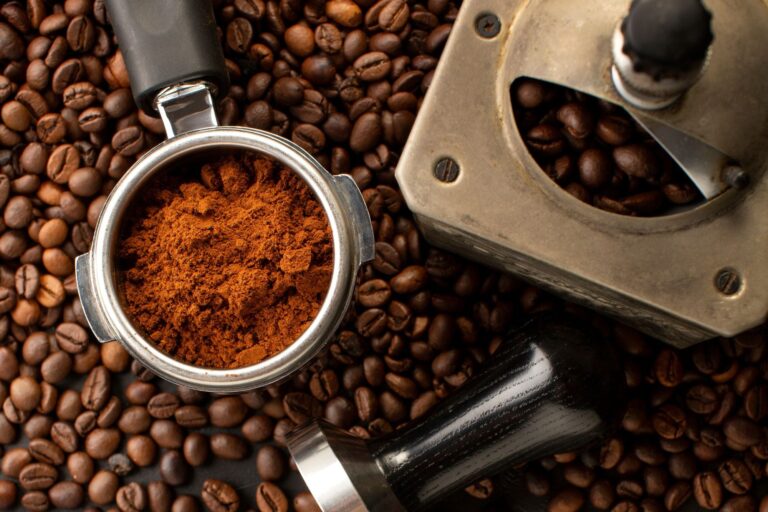 Dos a tres tazas de café al día podrían reducir el riesgo de demencia, pero no si es descafeinado