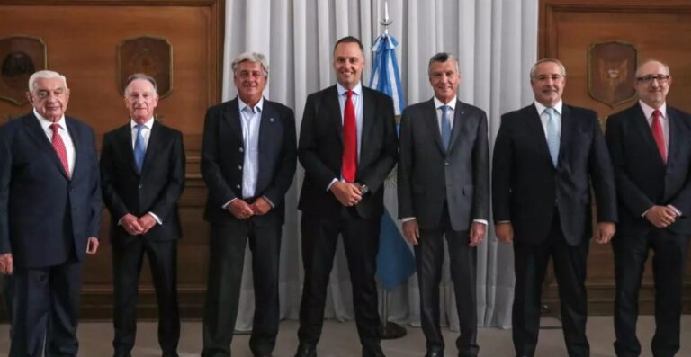 Reunión en la Rosada. El G6 y Milei afilan la reforma