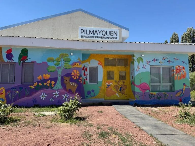 Trabajos de mantenimiento en un Centro de Desarrollo Infantil de la provincia de Neuquén