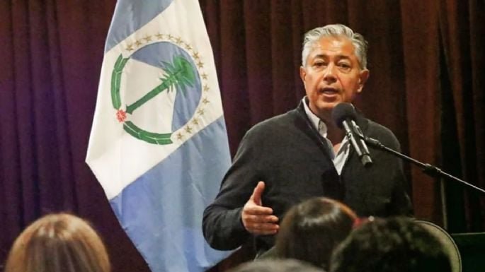 Gobernador Rolando Figueroa anunciando el proyecto Alivilla en Villa La Angostura