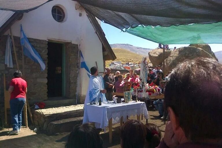 Capilla Nuestra Señora de Lourdes en el paraje Ailinco, norte de Neuquén