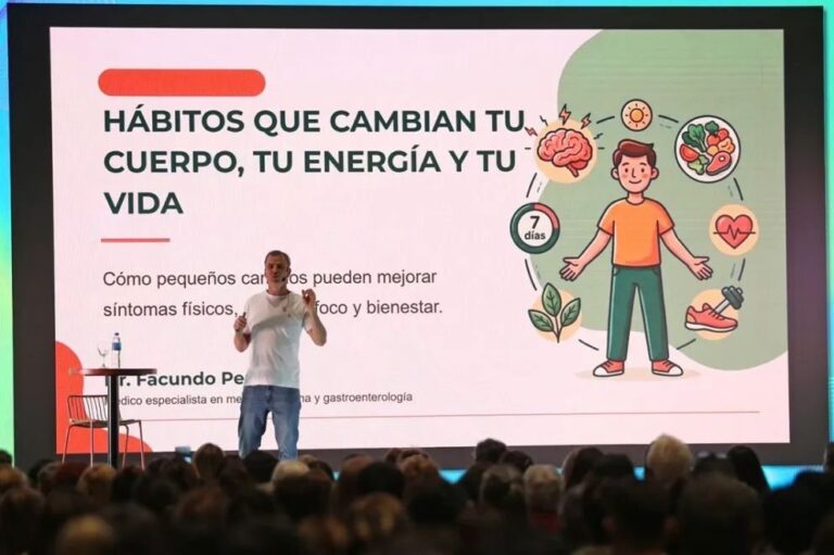 Charla sobre hábitos saludables en el Centro de Convenciones Domuyo de Neuquén