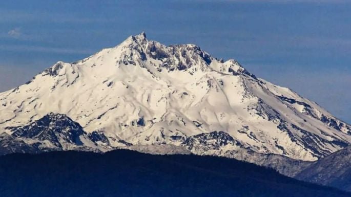 Volcán Nevado de Longaví en la Región del Maule, Chile