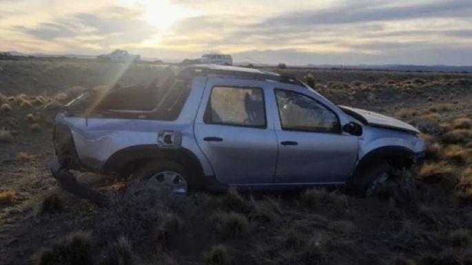 Vuelco de camioneta Renault Oroch en la Ruta 40