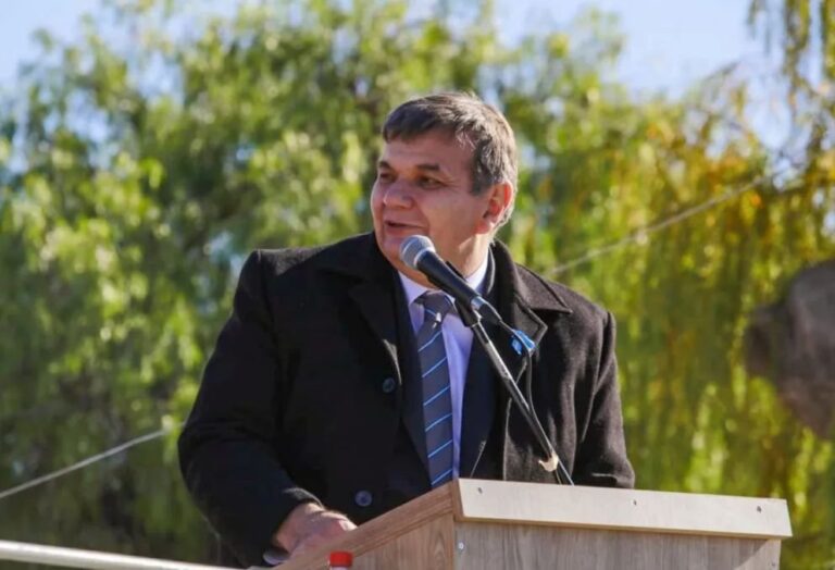 Ministro Guillermo Koenig en conferencia de prensa