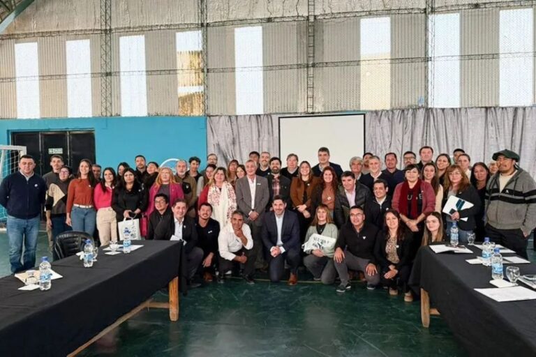 Reunión del Consejo Regional de Turismo en Tricao Malal