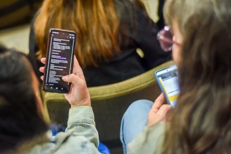 Sesión de la comisión de Educación en la Legislatura de Neuquén